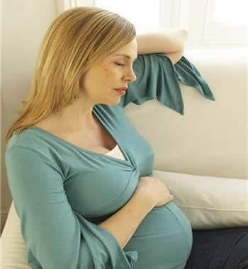 آیا فشارهای عاطفی دوران باداری بر جنین تأثیر دارد؟